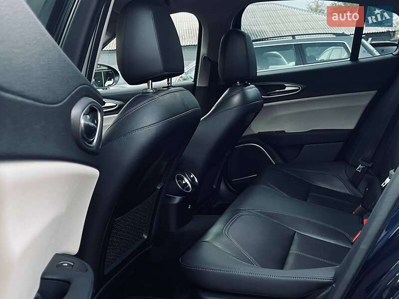 Седан Alfa Romeo Giulia 2017 в Николаеве