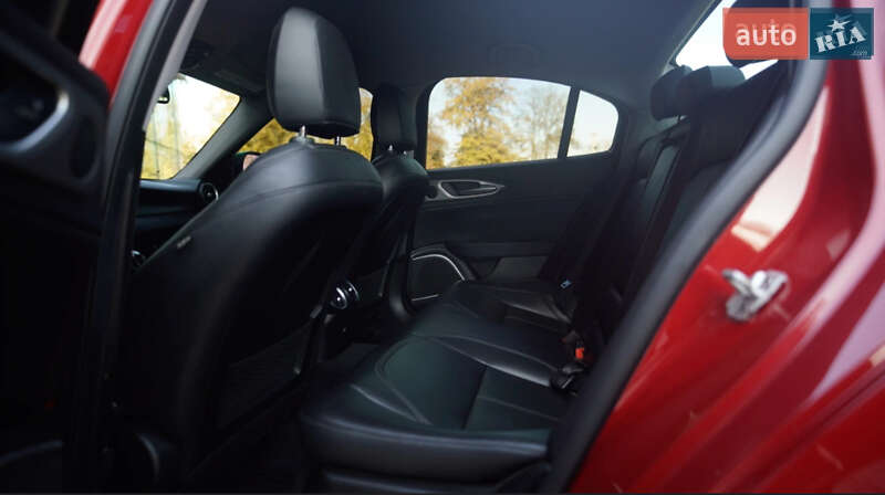 Седан Alfa Romeo Giulia 2016 в Львове фото 31 Седан Alfa Romeo Giulia 2016 в Львове