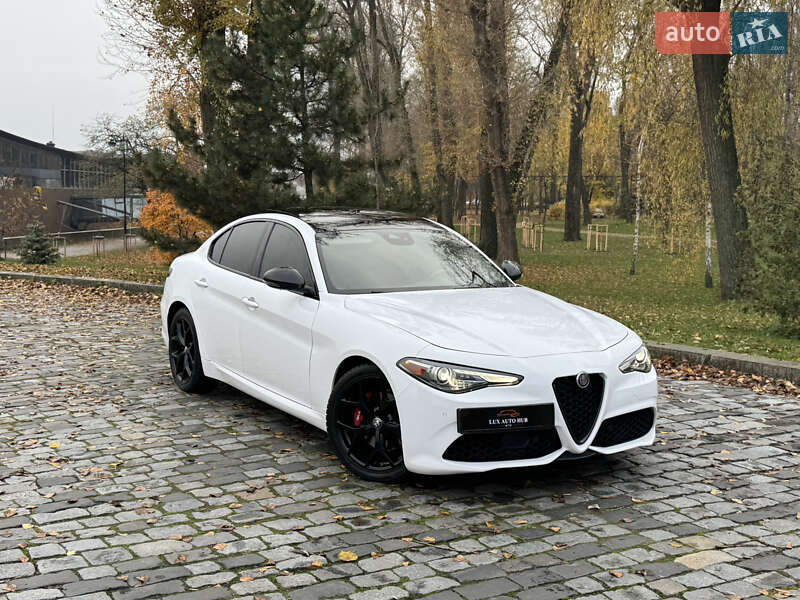 Седан Alfa Romeo Giulia 2020 в Києві
