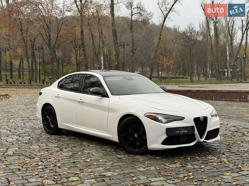 Седан Alfa Romeo Giulia 2020 в Києві