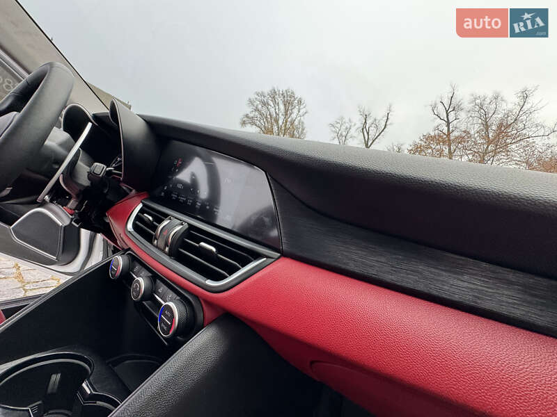 Седан Alfa Romeo Giulia 2020 в Києві