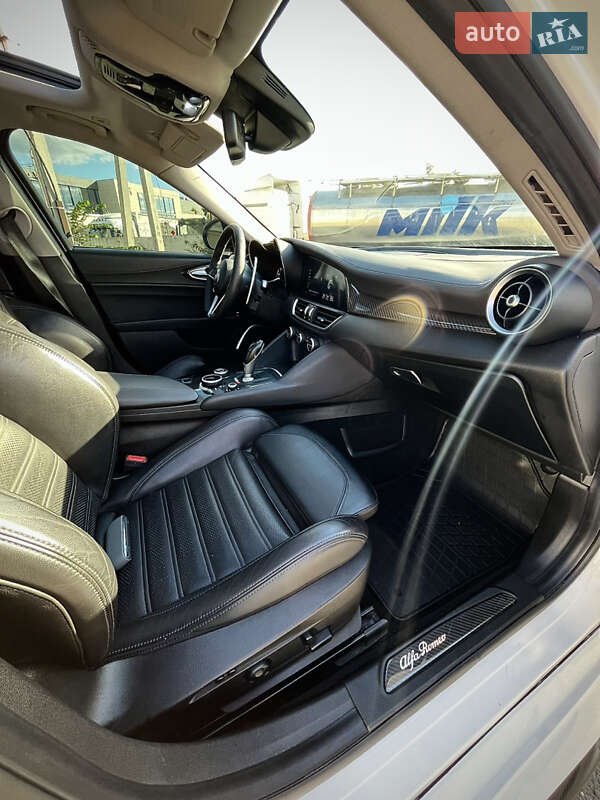 Седан Alfa Romeo Giulia 2019 в Києві