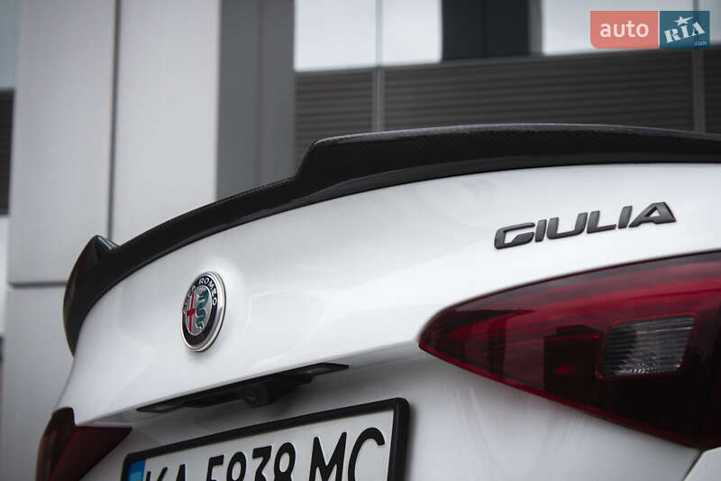 Седан Alfa Romeo Giulia 2019 в Киеве фото 46 Седан Alfa Romeo Giulia 2019 в Киеве