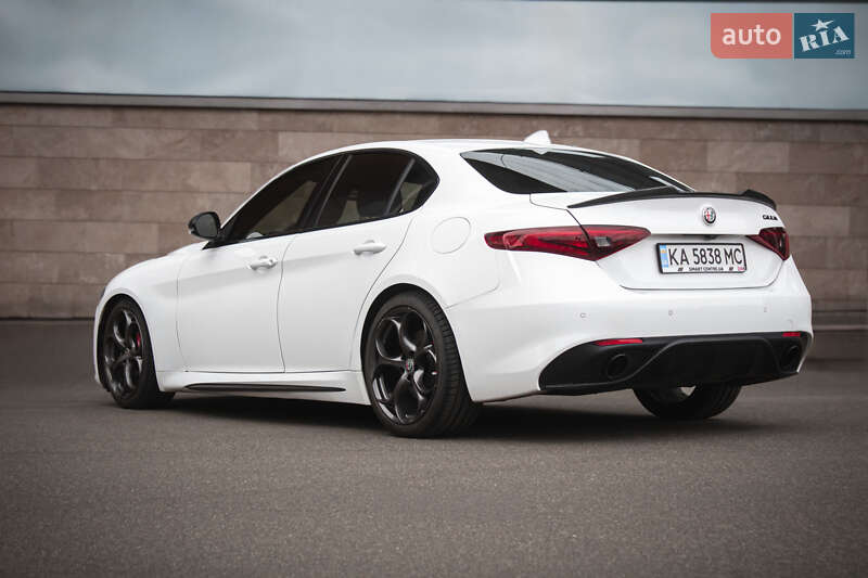 Седан Alfa Romeo Giulia 2019 в Киеве фото 6 Седан Alfa Romeo Giulia 2019 в Киеве