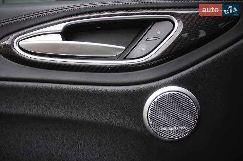 Седан Alfa Romeo Giulia 2019 в Киеве фото 36 Седан Alfa Romeo Giulia 2019 в Киеве