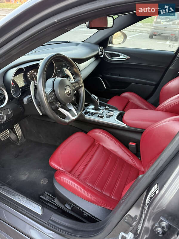 Седан Alfa Romeo Giulia 2022 в Киеве
