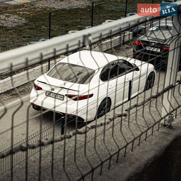 Седан Alfa Romeo Giulia 2017 в Днепре