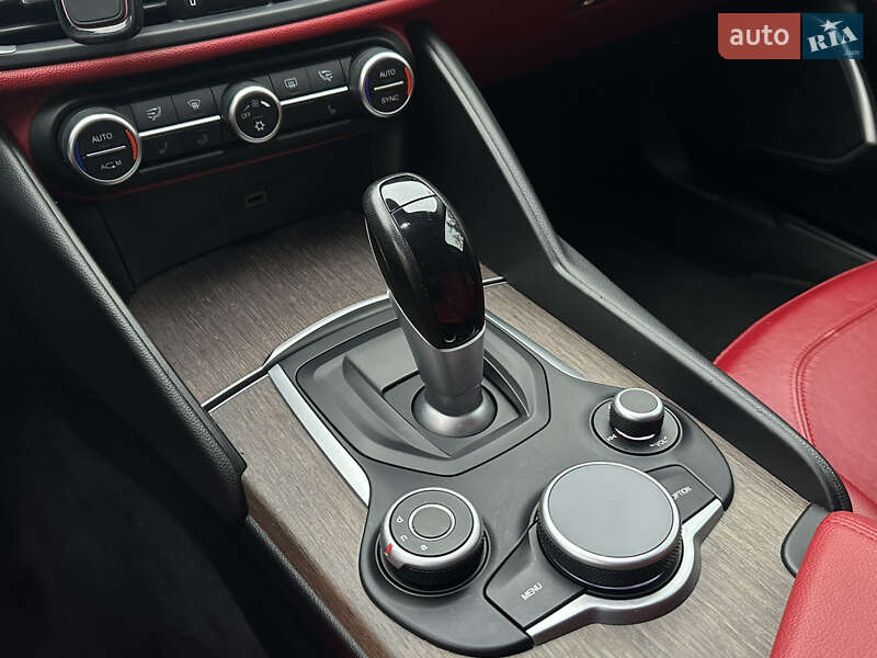 Седан Alfa Romeo Giulia 2017 в Львові фото 13 Седан Alfa Romeo Giulia 2017 в Львові