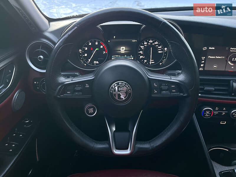 Седан Alfa Romeo Giulia 2020 в Луцке