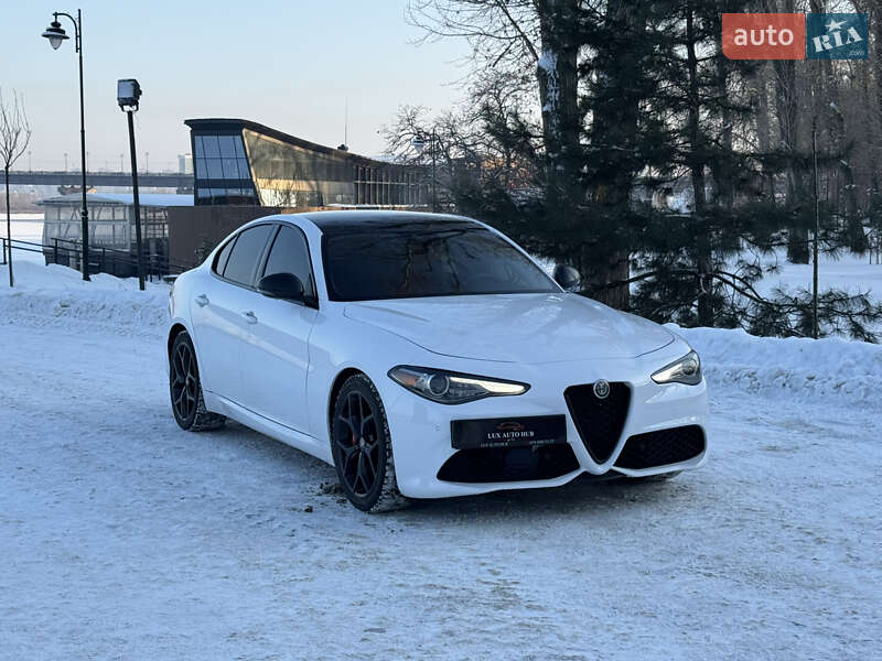 Седан Alfa Romeo Giulia 2020 в Киеве