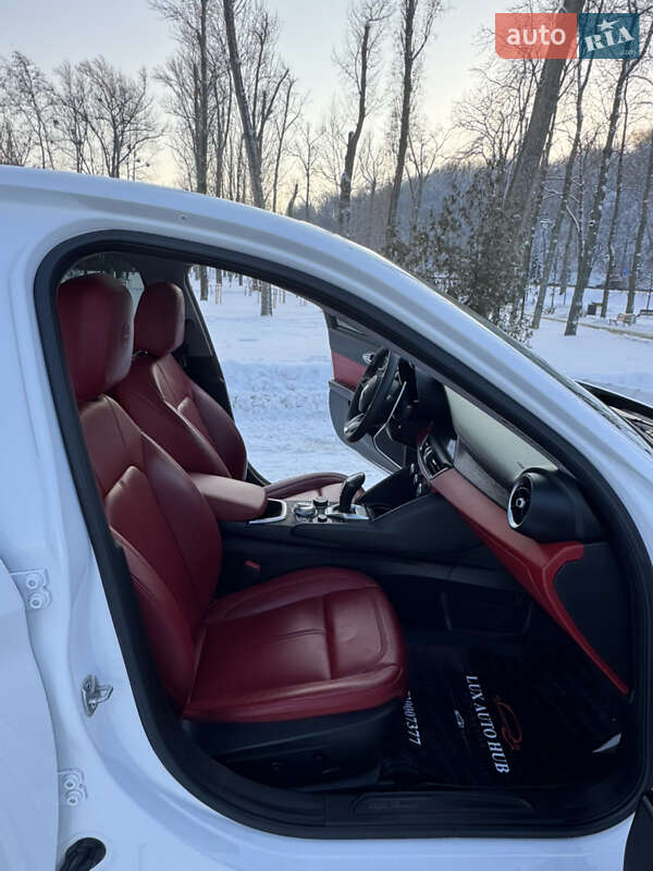 Седан Alfa Romeo Giulia 2020 в Киеве
