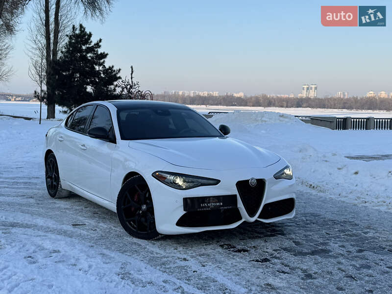 Седан Alfa Romeo Giulia 2020 в Киеве