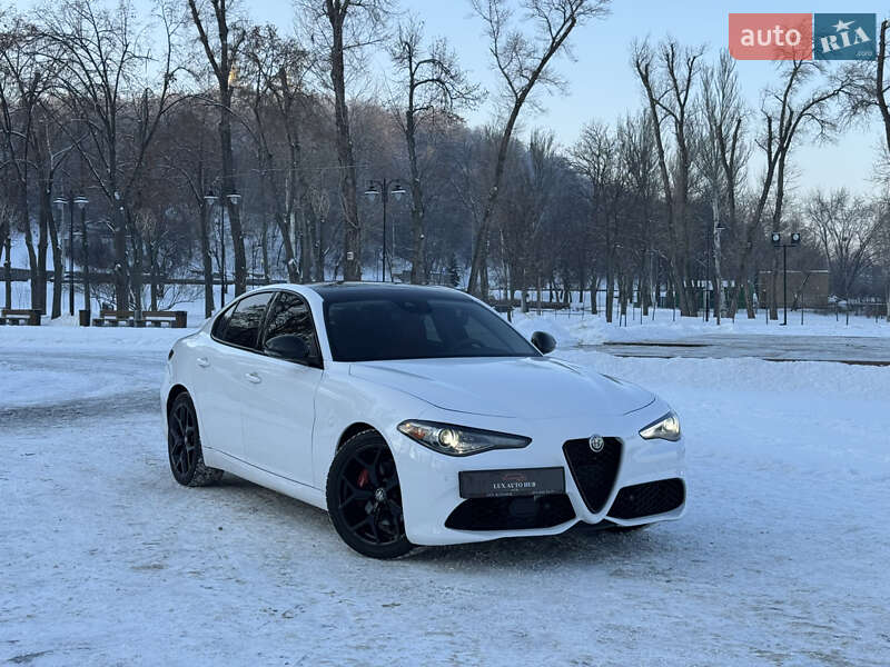 Седан Alfa Romeo Giulia 2020 в Киеве