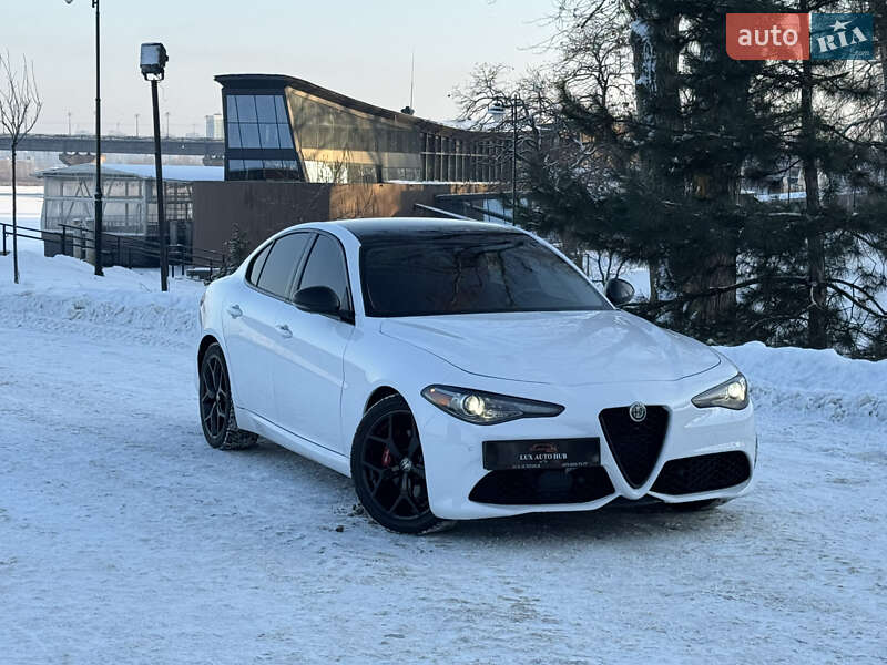 Седан Alfa Romeo Giulia 2020 в Киеве