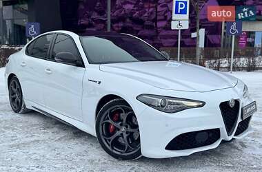 Седан Alfa Romeo Giulia 2019 в Киеве