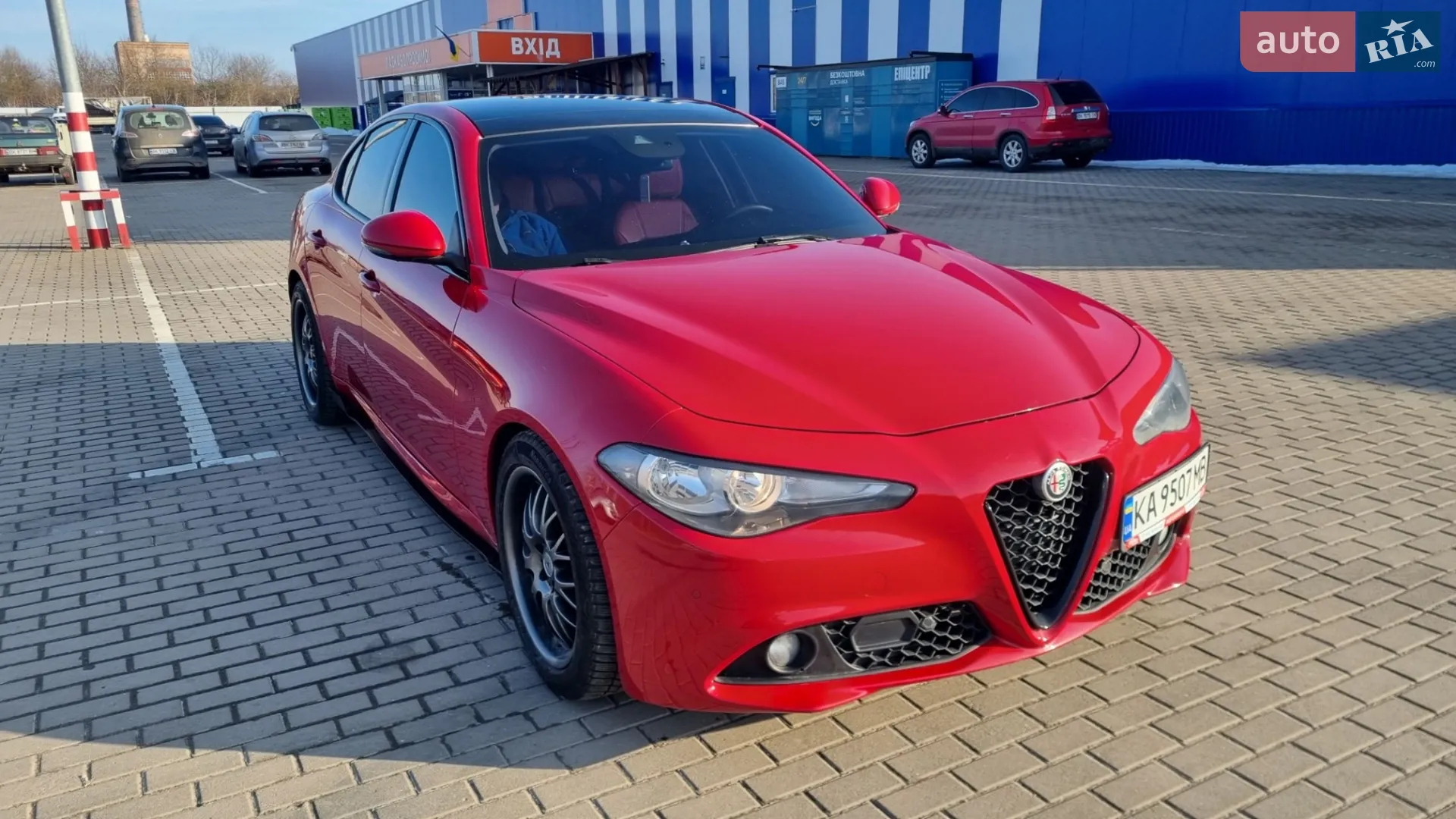 2017 Alfa Romeo Giulia - мініатюра 11