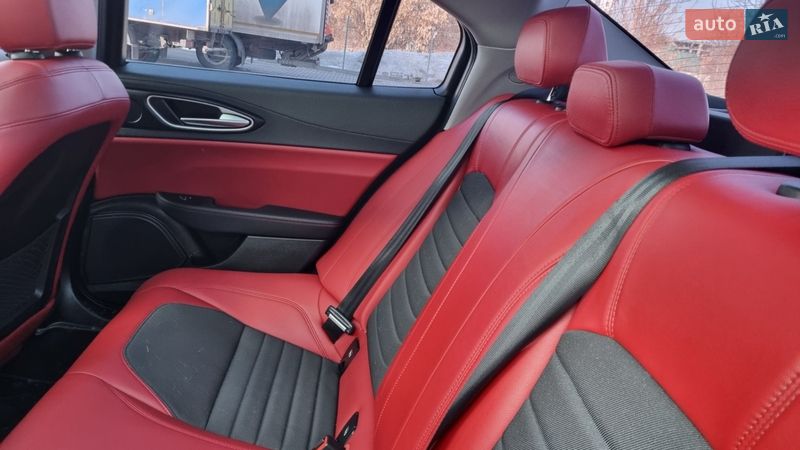 Седан Alfa Romeo Giulia 2017 в Дубно