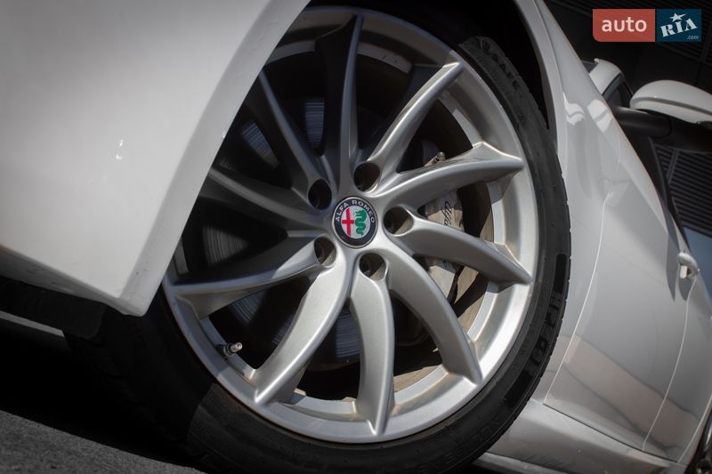 Седан Alfa Romeo Giulia 2020 в Киеве фото 8 Седан Alfa Romeo Giulia 2020 в Киеве
