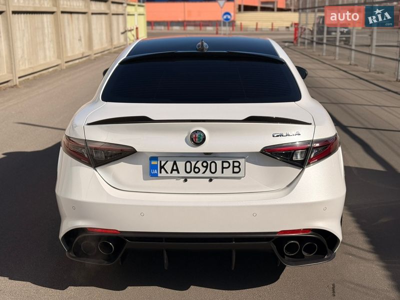 Седан Alfa Romeo Giulia 2018 в Киеве