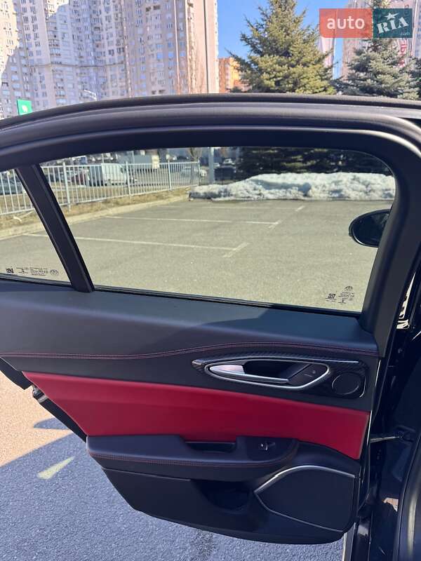 Седан Alfa Romeo Giulia 2017 в Киеве