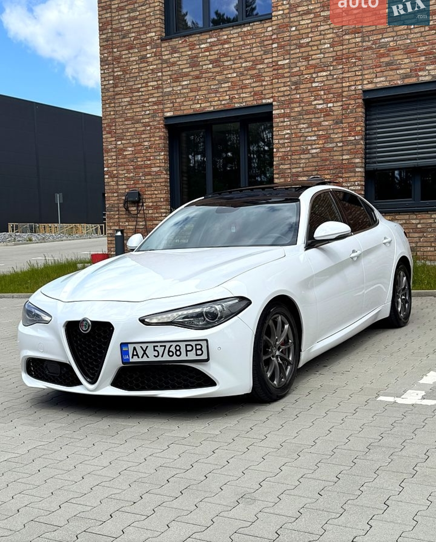 2018 Alfa Romeo Giulia - мініатюра 2