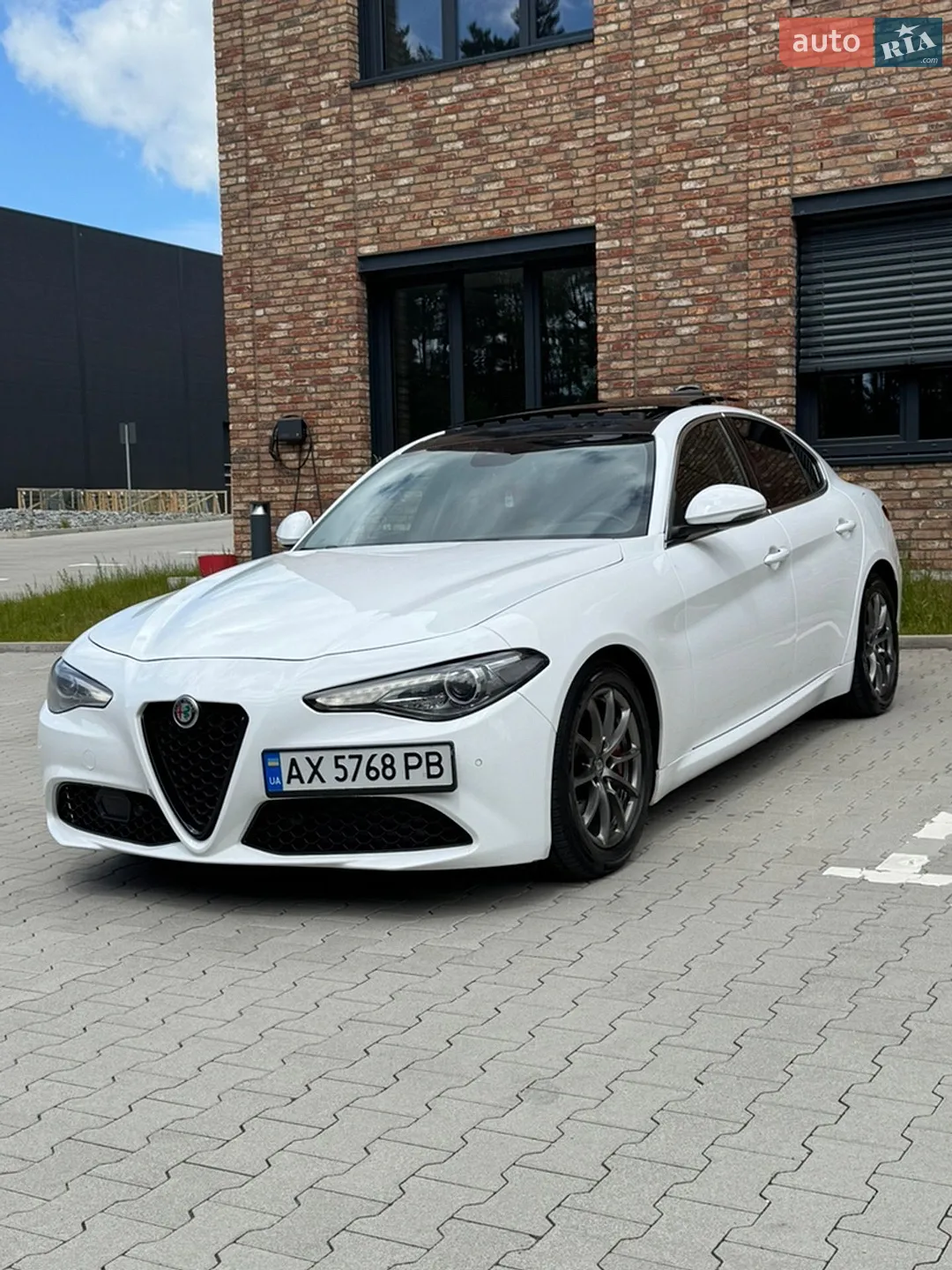 2018 Alfa Romeo Giulia - мініатюра 5