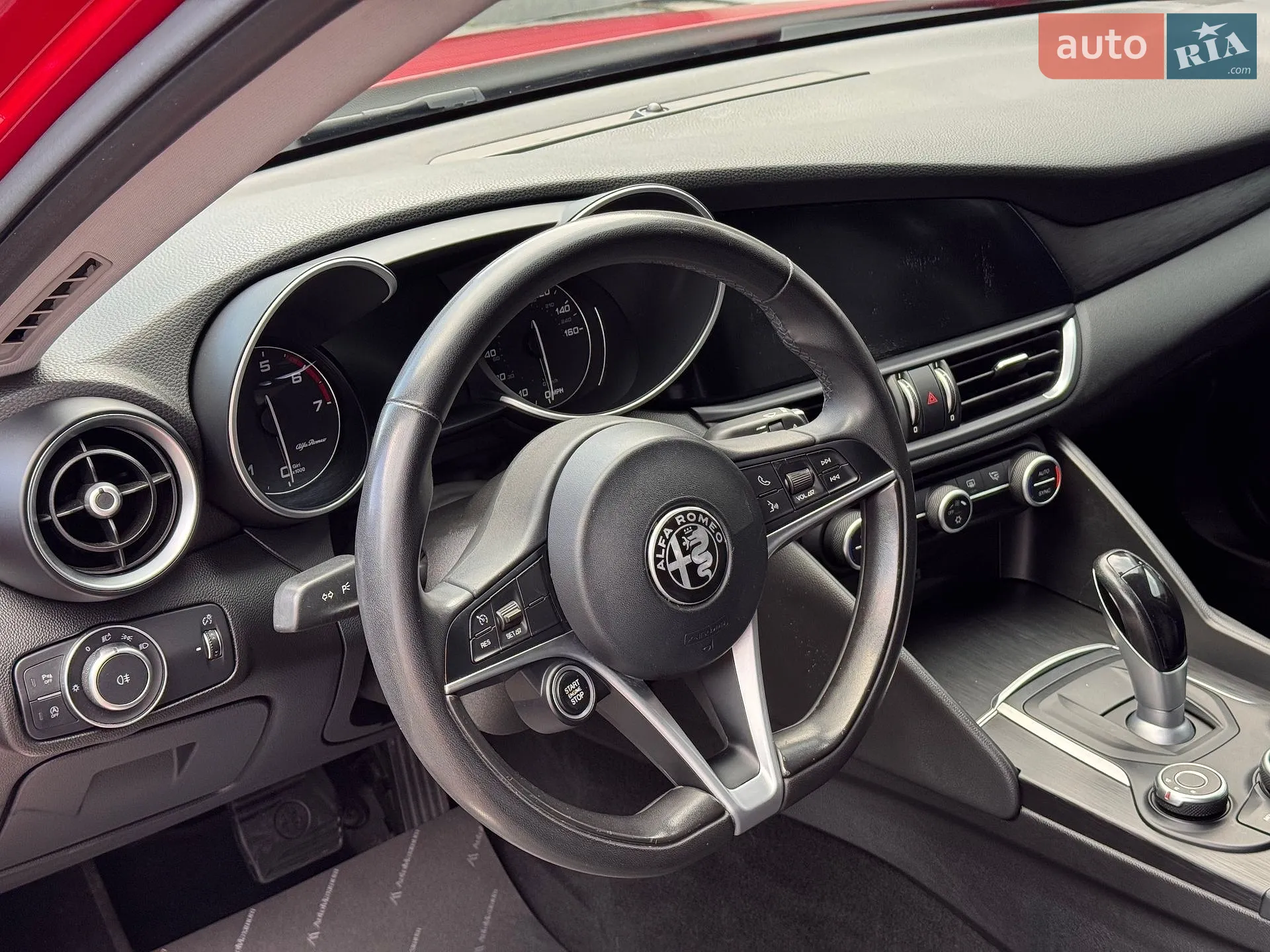 2017 Alfa Romeo Giulia - мініатюра 16