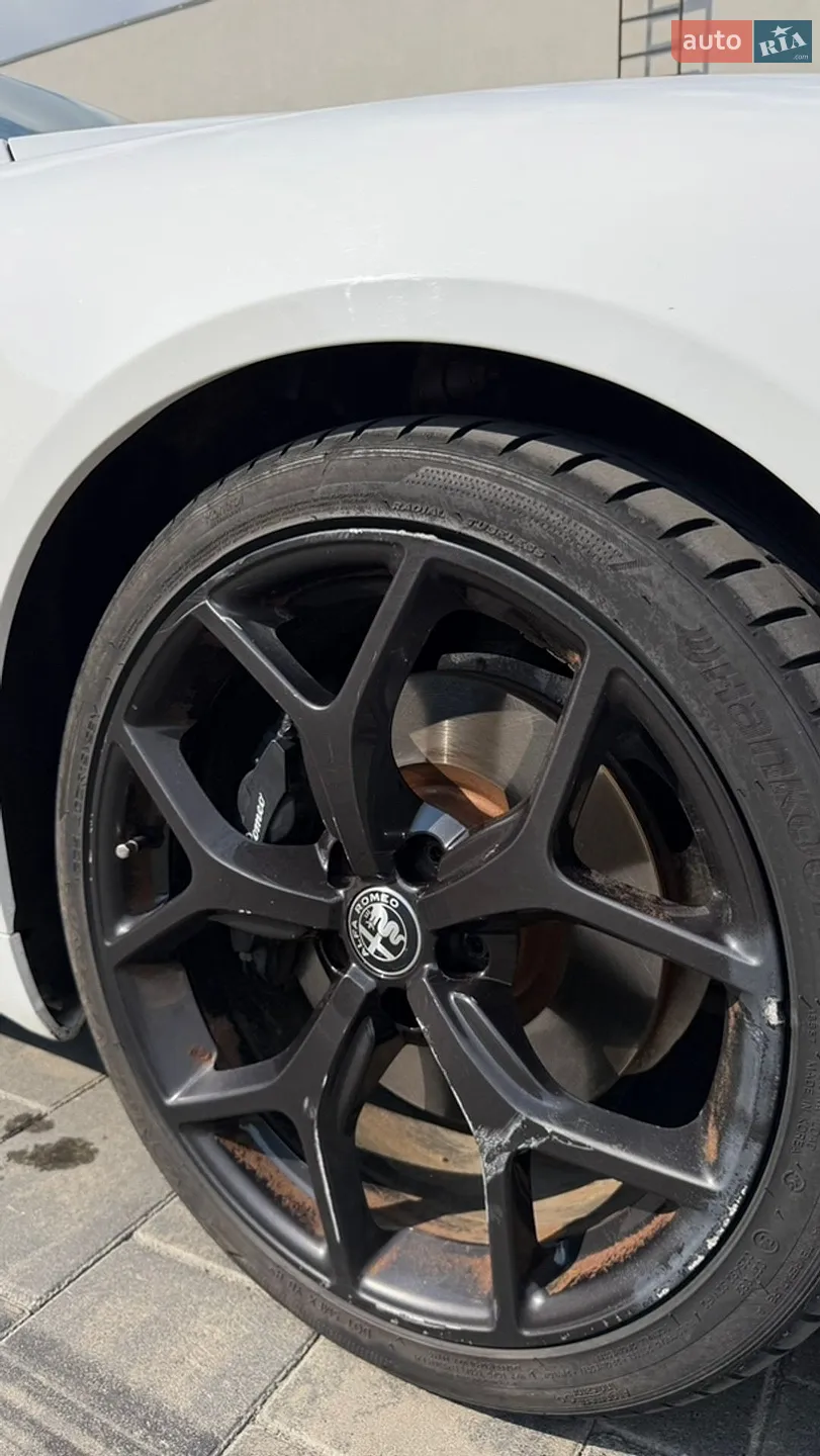 2019 Alfa Romeo Giulia - мініатюра 8