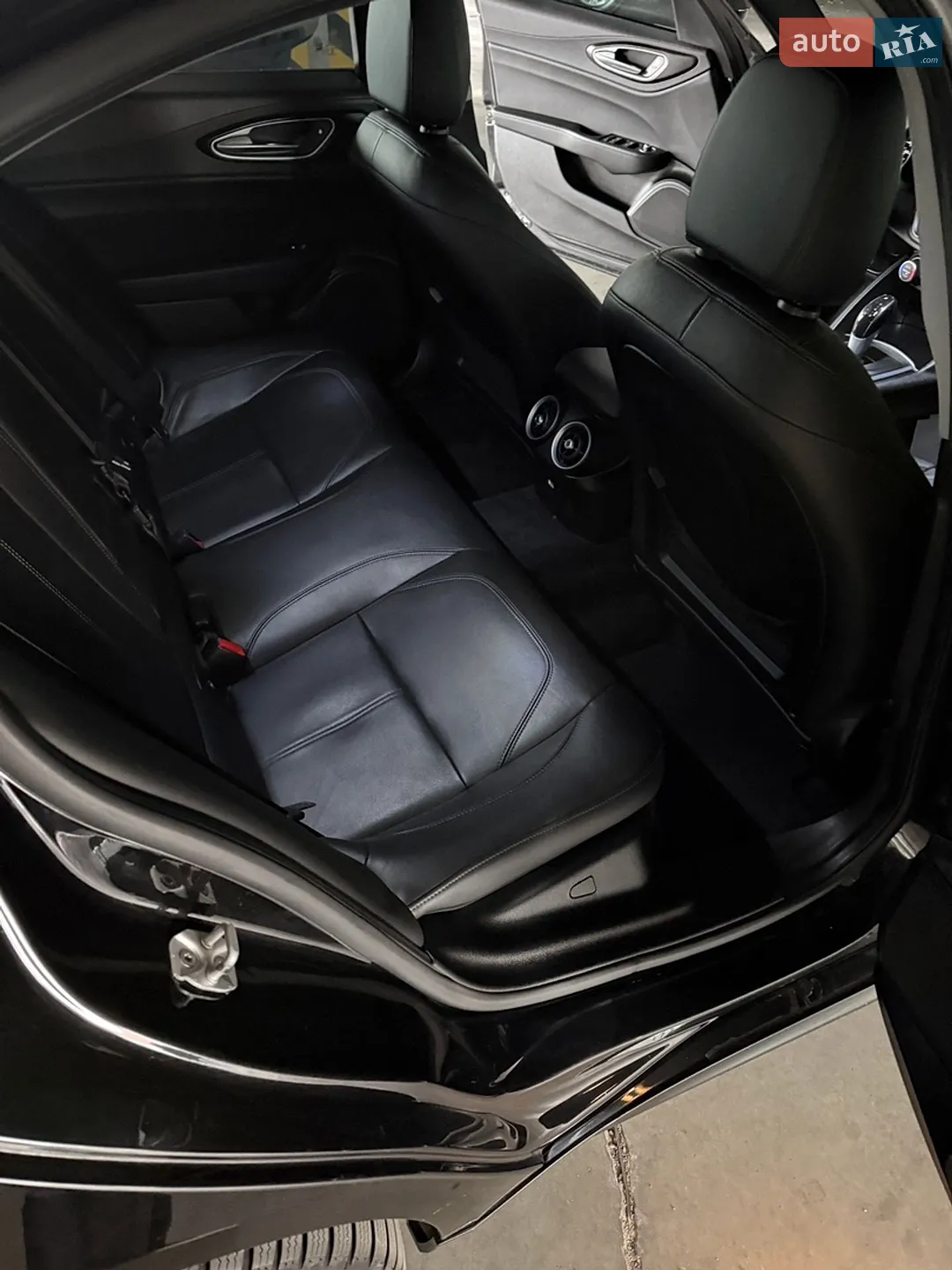 2017 Alfa Romeo Giulia - мініатюра 29