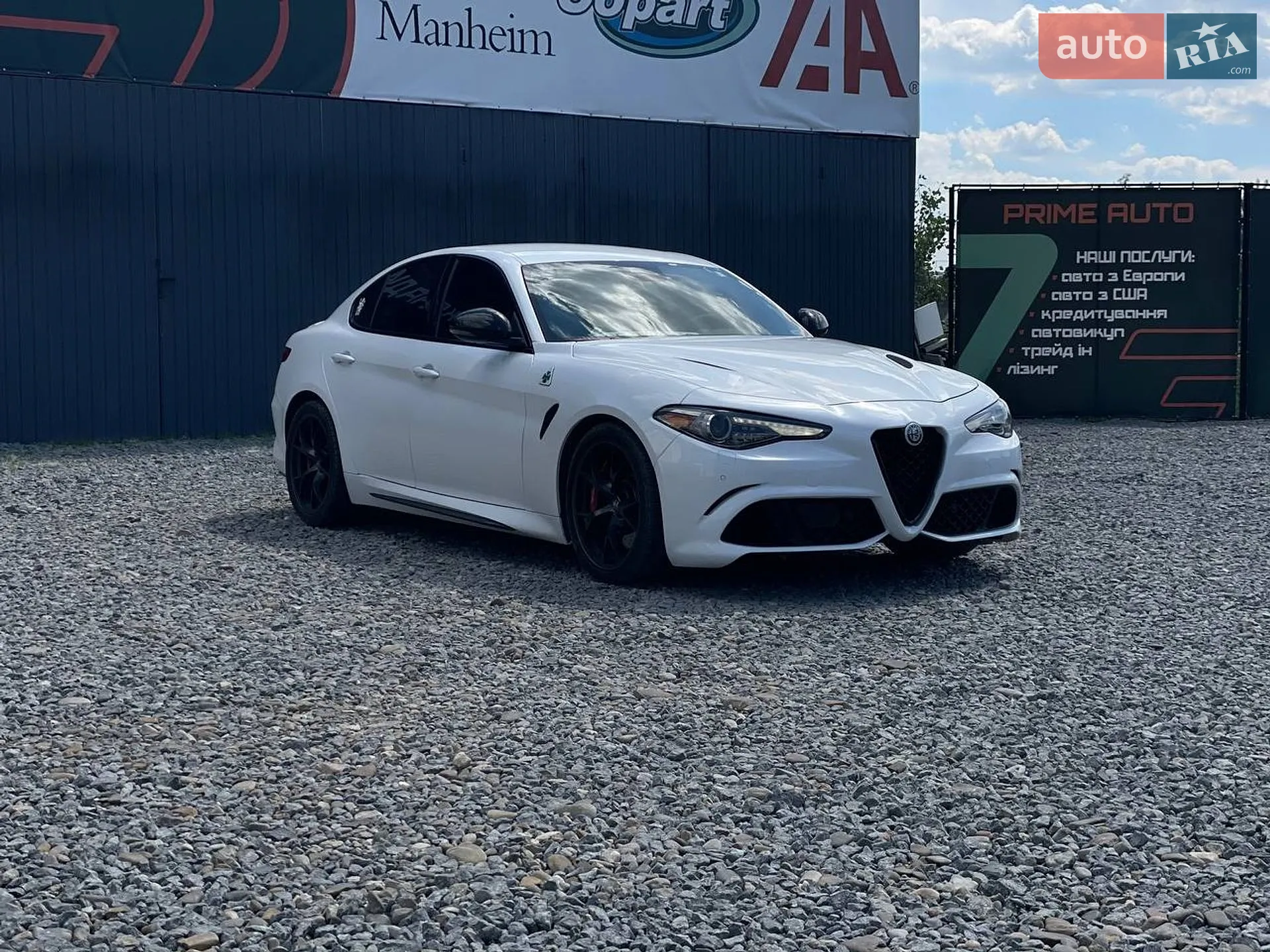2017 Alfa Romeo Giulia - мініатюра 3
