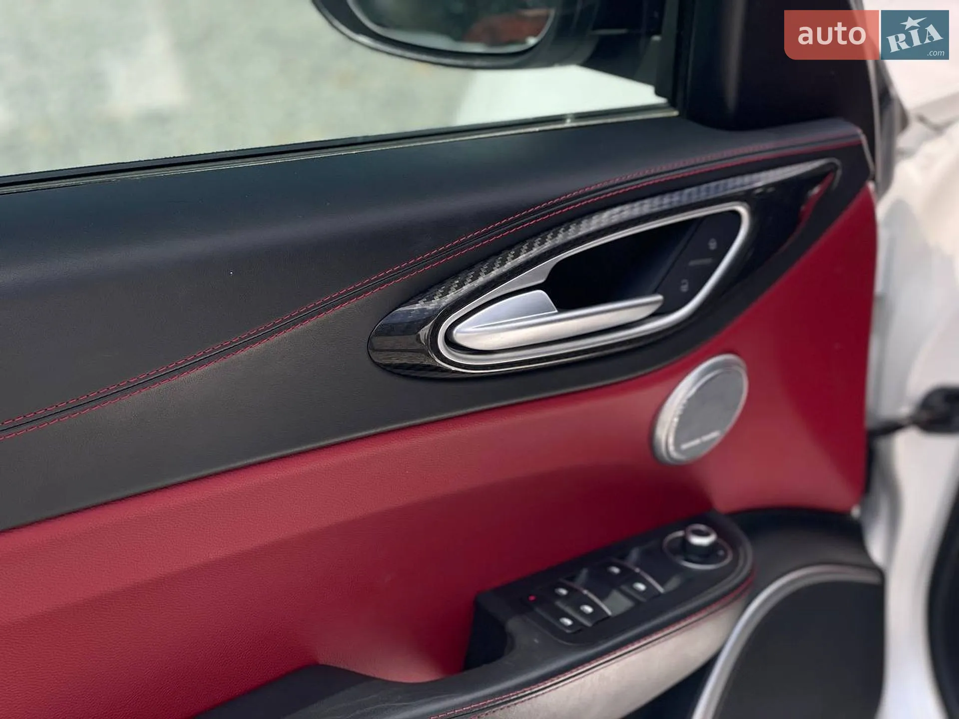 2017 Alfa Romeo Giulia - мініатюра 10