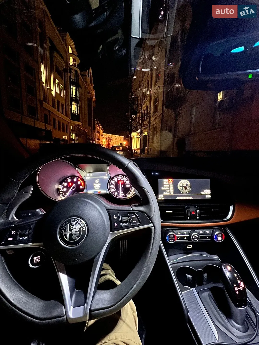 2017 Alfa Romeo Giulia - мініатюра 4
