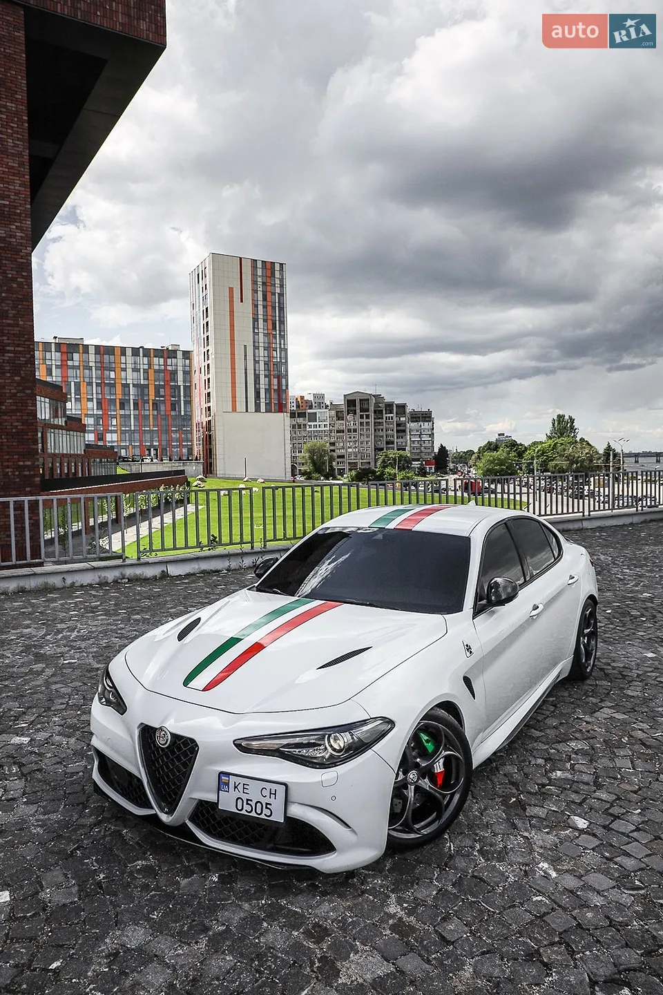 2016 Alfa Romeo Giulia - мініатюра 9