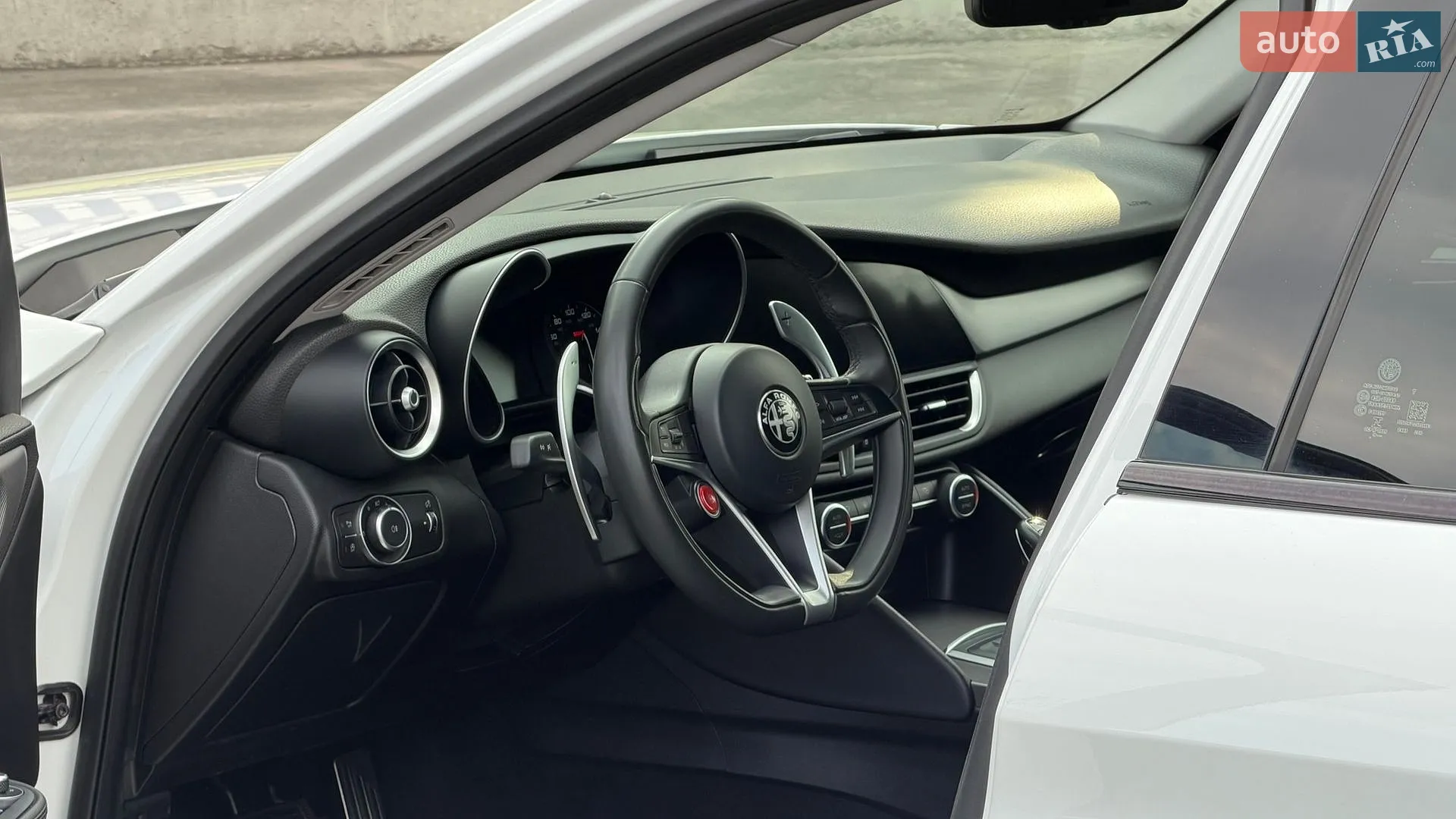 2017 Alfa Romeo Giulia - мініатюра 21
