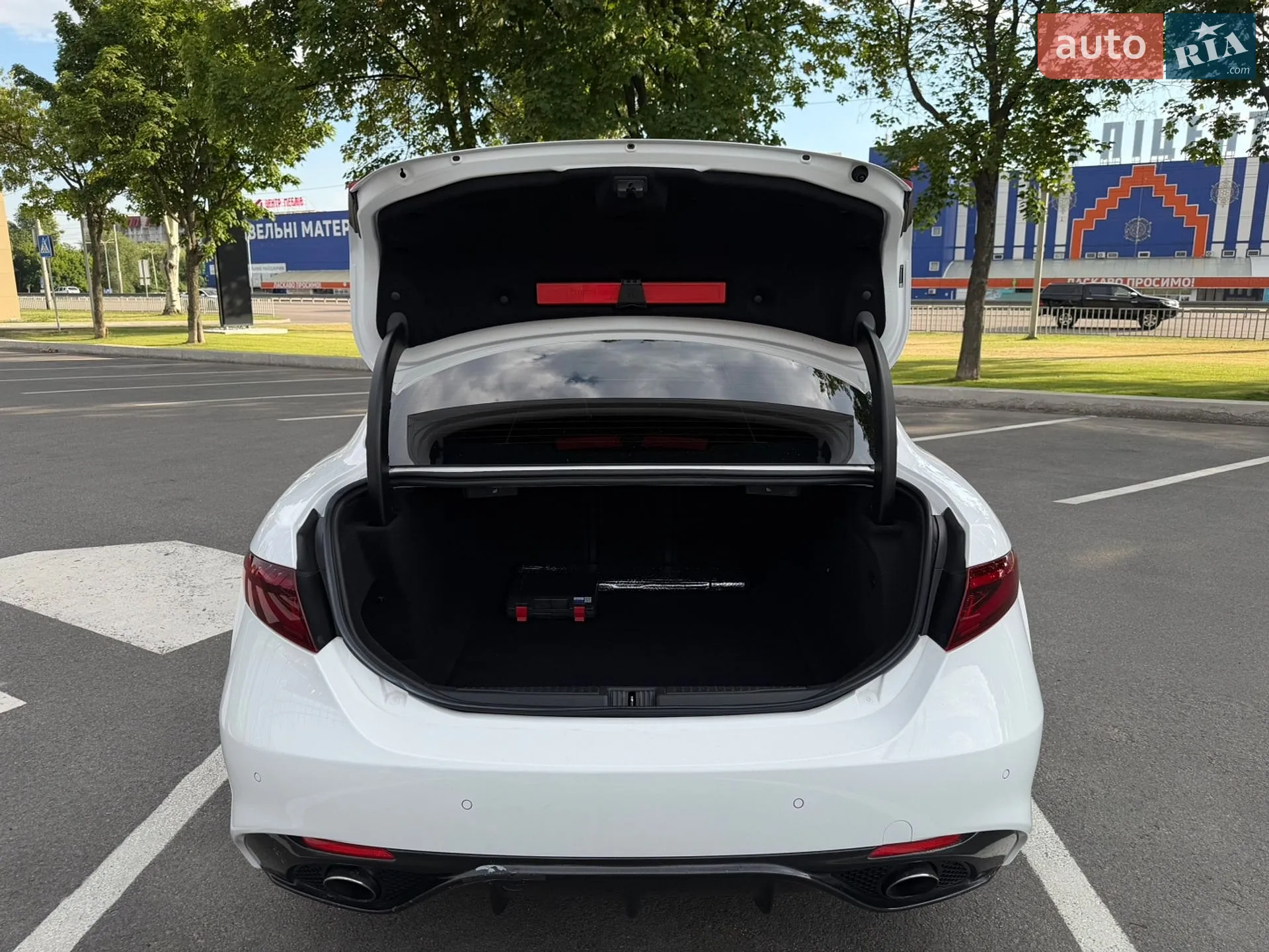 2017 Alfa Romeo Giulia - мініатюра 16