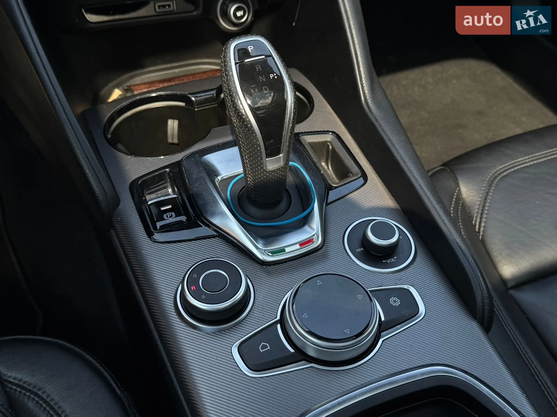 2020 Alfa Romeo Giulia - мініатюра 23