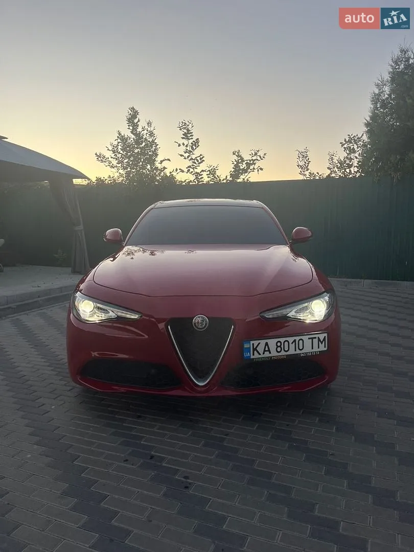 2017 Alfa Romeo Giulia - мініатюра 8