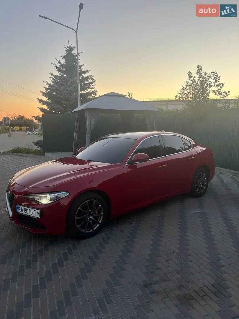 2017 Alfa Romeo Giulia - мініатюра 3