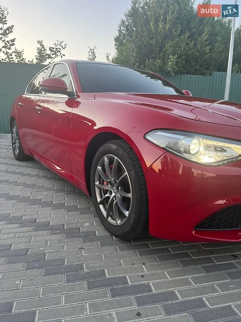 2017 Alfa Romeo Giulia - мініатюра 4