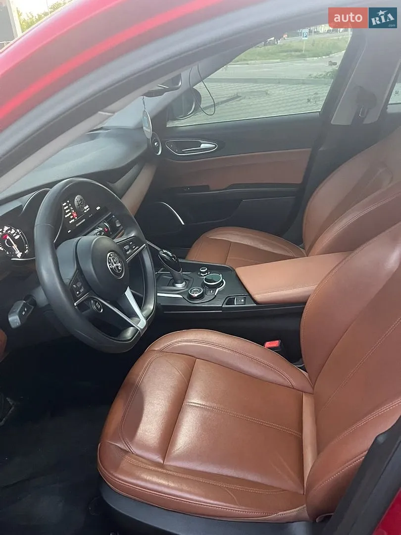 2017 Alfa Romeo Giulia - мініатюра 10