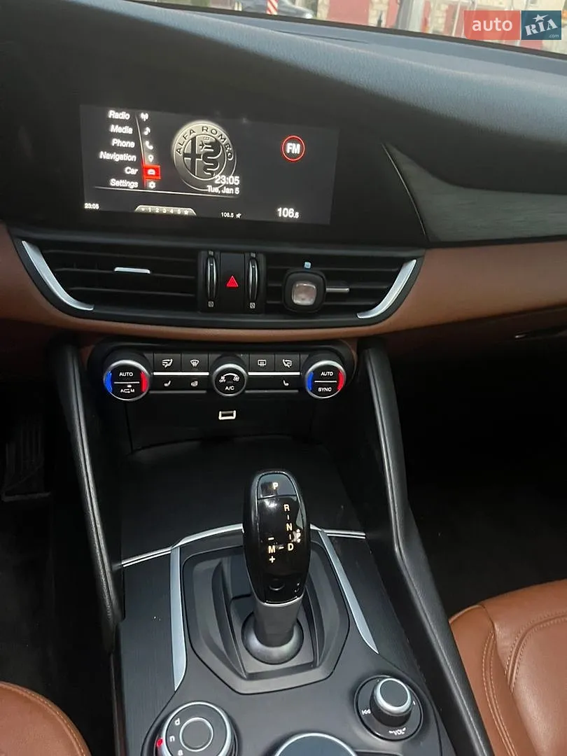 2017 Alfa Romeo Giulia - мініатюра 12
