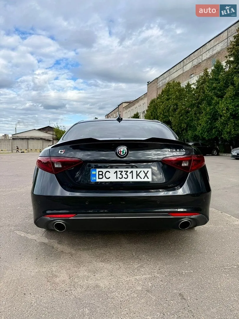2016 Alfa Romeo Giulia - мініатюра 4