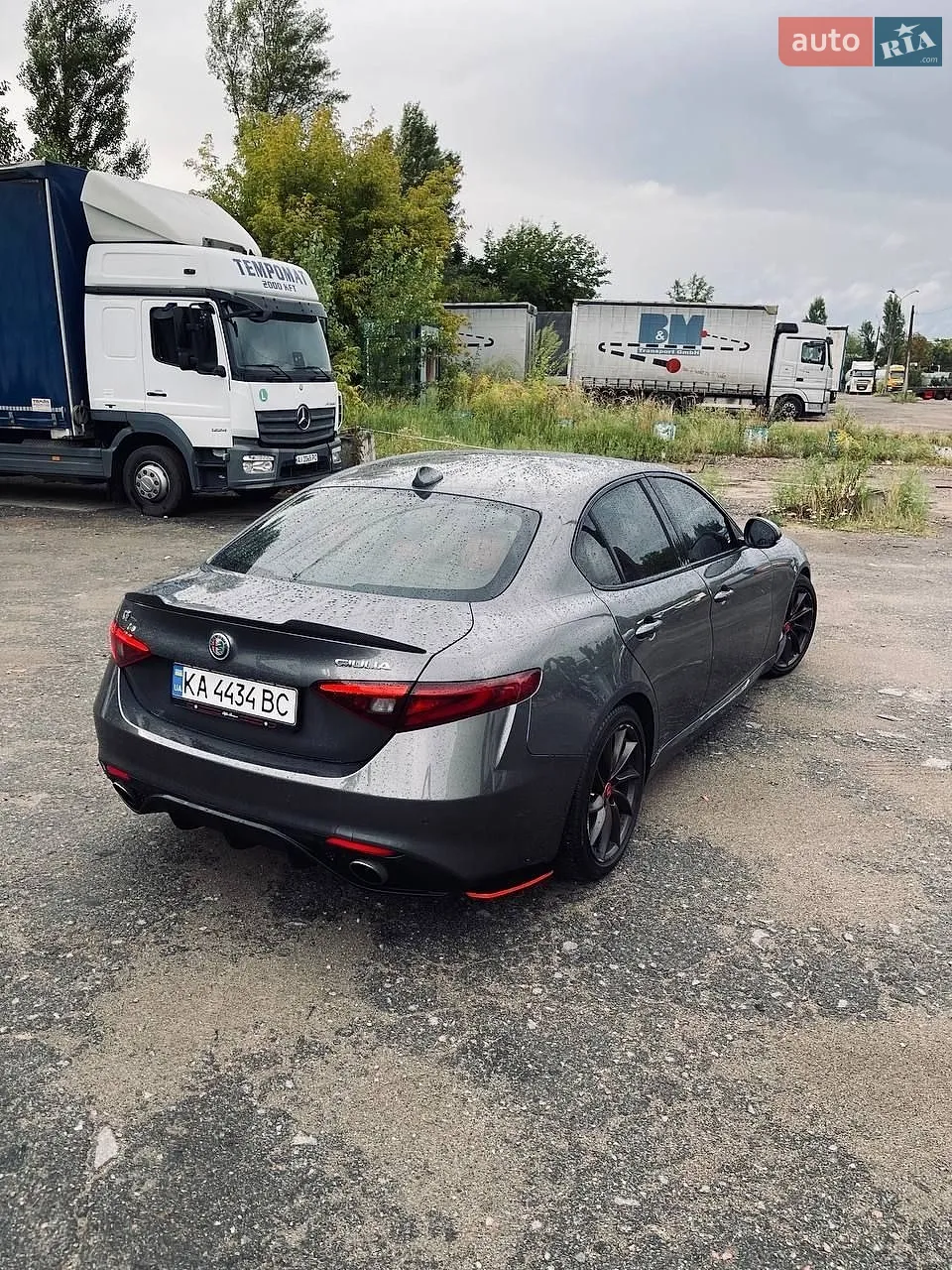 2016 Alfa Romeo Giulia - мініатюра 3