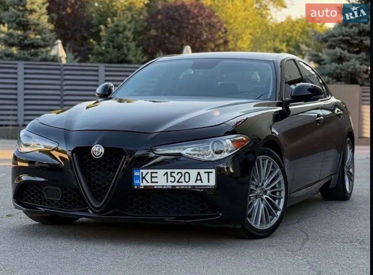 2017 Alfa Romeo Giulia - мініатюра 3