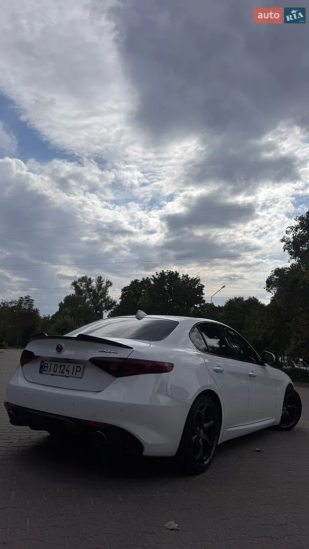 2018 Alfa Romeo Giulia - мініатюра 3