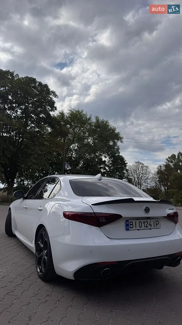 2018 Alfa Romeo Giulia - мініатюра 7
