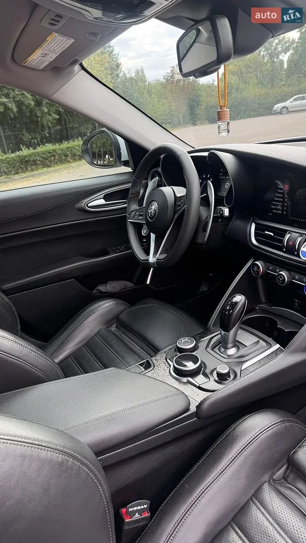 2018 Alfa Romeo Giulia - мініатюра 12