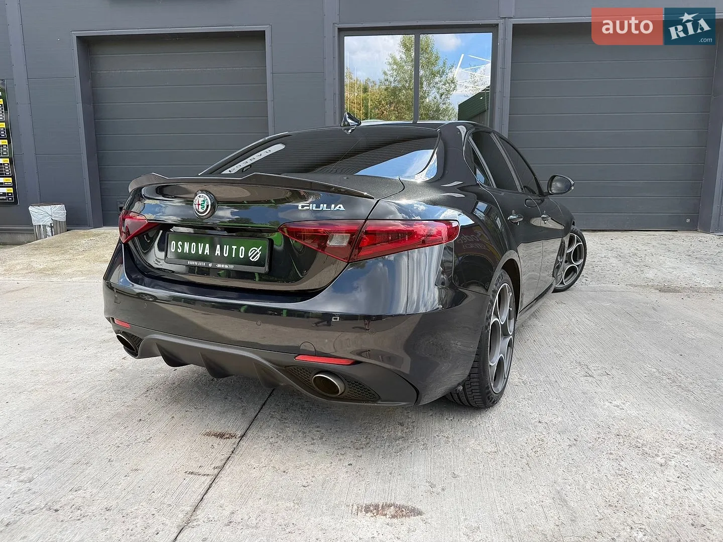 2017 Alfa Romeo Giulia - мініатюра 9