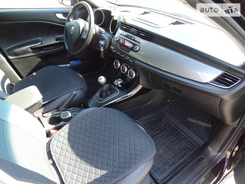 Хетчбек Alfa Romeo Giulietta 2012 в Дніпрі