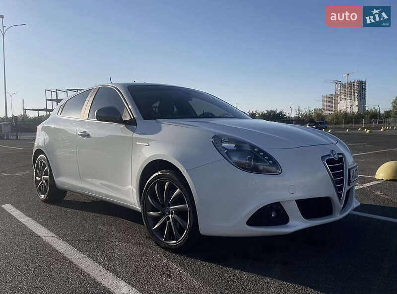 Хетчбек Alfa Romeo Giulietta 2013 в Києві